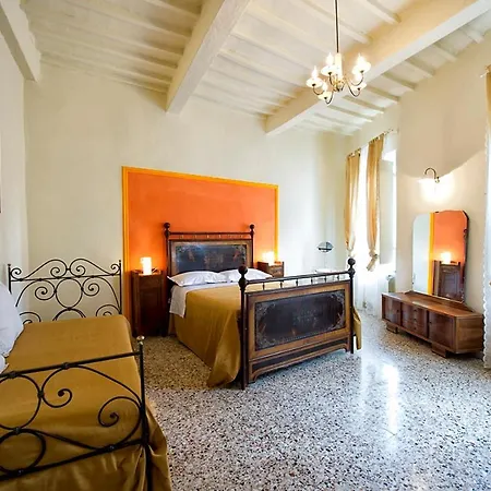 Spacious And Comfortable In Foiano Della Chiara - 125 M² Apartment